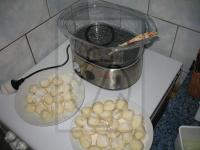 As soon as we have the balls prepared, grease with...