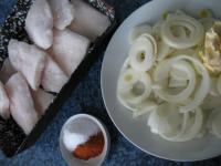 Defreeze the pangasius, wash, according to need...