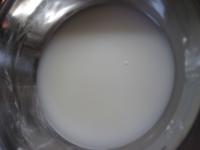 Mix sugar with vinegar, a pinch of salt, rice...