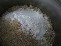 Grind the walnuts, add into the pasta together...