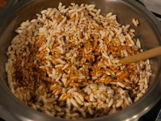 Add puffed rice (burisons)-