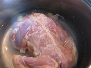 Preparataion of chicken stock and meat