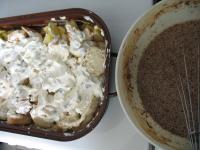 Put half of the mixture of apples, rolls and...
