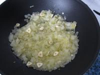 Peel the onion and garlic and chop. Fry in oil....