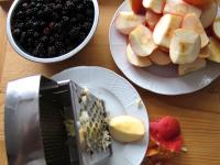 Wash apples, cut them into quarters, core them and...