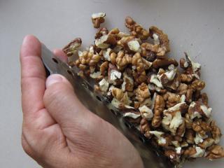 Preparation of walnuts for filling