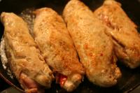 Put oil on the pan, sear the rolls from the both...
