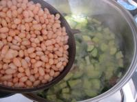 Drain the sterilized canned white beans and add...