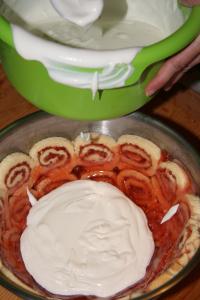 Mix sour cream with sugar and vanilla sugar,...