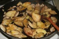 Then add thin-sliced aubergine, green beens,...