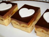 We slice the cake on the cubes. We can decorate it...