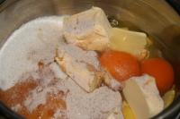 Place in the pan eggs, margarine, sugar, honey,...