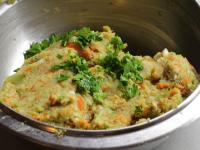Add finely chopped parsley leaves to the dough....
