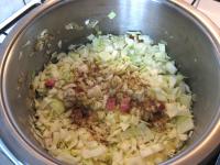 Add into the pot, add sugar, salt, sprinkle with...