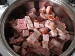 Bacon scratchings