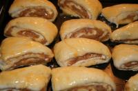 We slice the swiss-roll on the triangles. We levy...