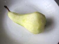Peel the pears and cut them into slices....