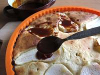 Pour the caramel on pears and partly even on the...