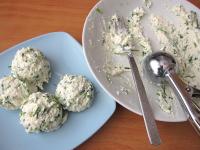 Use an ice cream ladle to serve it and dip it in...