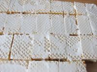 Melt white chocolate, pour over the slices......