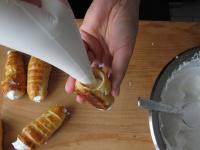 Stuff the kremrole with filling....