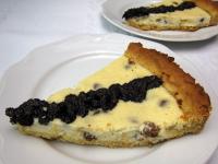 Then cut the cake and carefully put the portions...