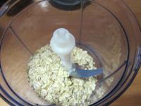 While cooking the soup, grind the oat flakes...
