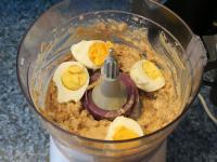 Put in the kitchen mixer peeled, chopped onion and...