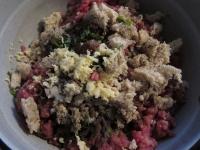 Mix together meat, onion, crumb of bread, caraway,...