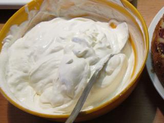 Cream cheese - whipped cream filling