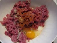 Add minced meat, salt, grill spices, finely...