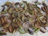 Sprinkle the plums with cinnamon and half a...