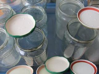 Preparation of preserving bottles