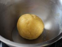 Knead the dough from the flour, butter, eggs,...
