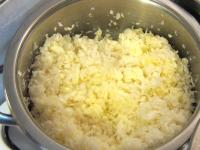 Pour the cabbage in butter, stir it and braise...