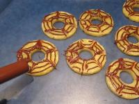 .... and draw three circles on the rounds of...