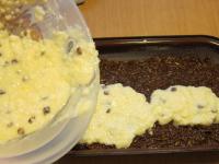 Put the layer of rice mixture on the apples again....