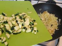 Peel an onion, cut it finely and fry it in fat....