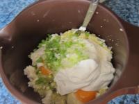 Mix sheep cheese with potatoes, spring onion, egg,...
