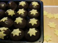 ... and immediately stick onto the muffins....