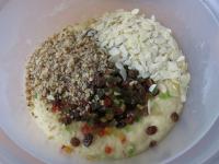 Add chopped almonds (eventually almond flakes) and...