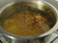 Add sterilized or pre-cooked chickpeas....