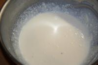 Put in a large bowl eggs, mascarpone, cream...