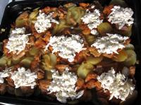 Take the meat from the potatoes and put cheese...