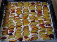 ...lay peaches densely .....