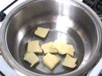 Put in a pot water, butter and a pinch of salt and...
