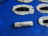 Turn the dough with connection down......