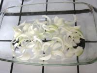 Peel onion, chop it and put into deep pan....