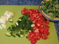 Peel the onion and cut into the thin half moons....