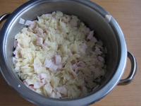 Cut the ham and mix with the pasta....